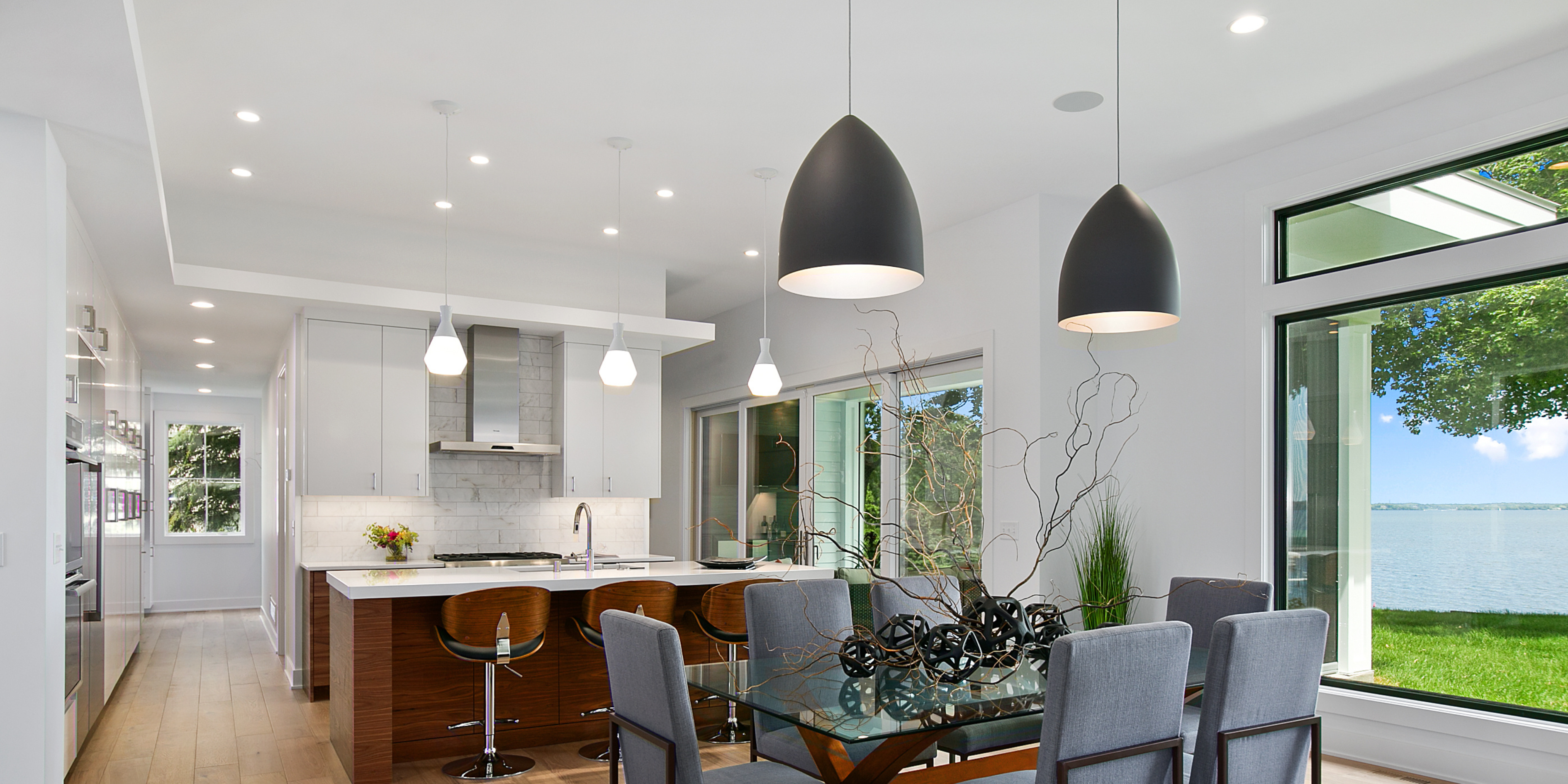 غلاف افقي لمتجر مجوهرات بلون اسود وذهبي